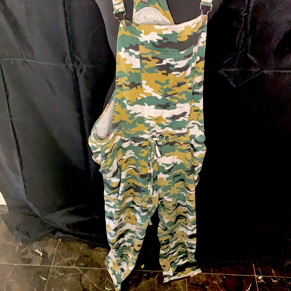 🛑🛑SOLD🛑🛑Camouflage Overalls Jumpsuit